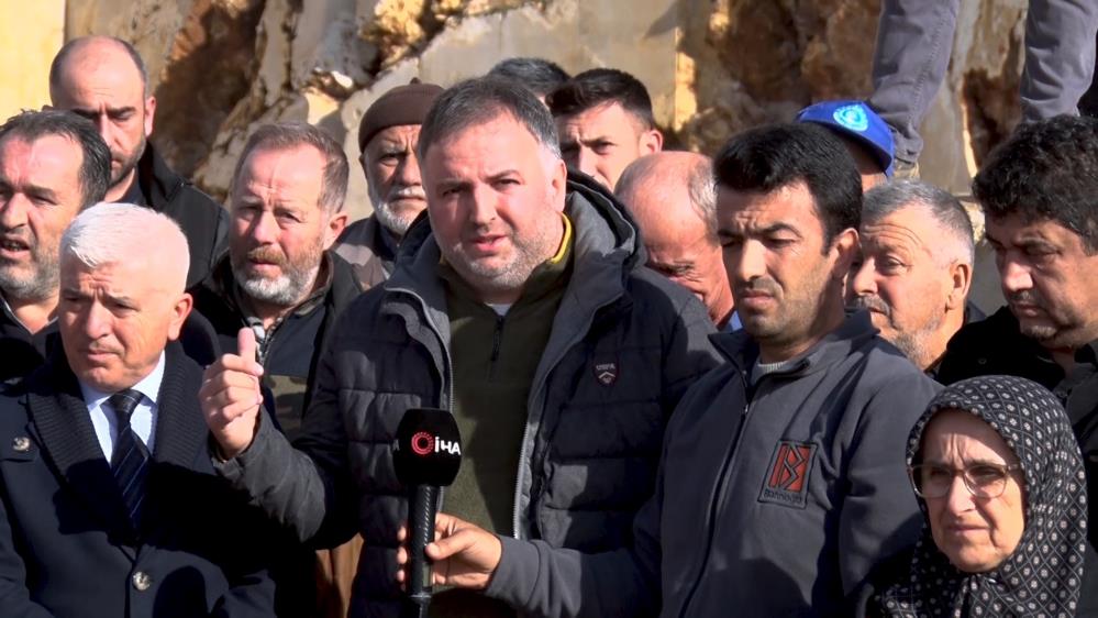 Bursa'da Mermer Ocağından Çıkan Su Köyün Umudu Oldu! (2)