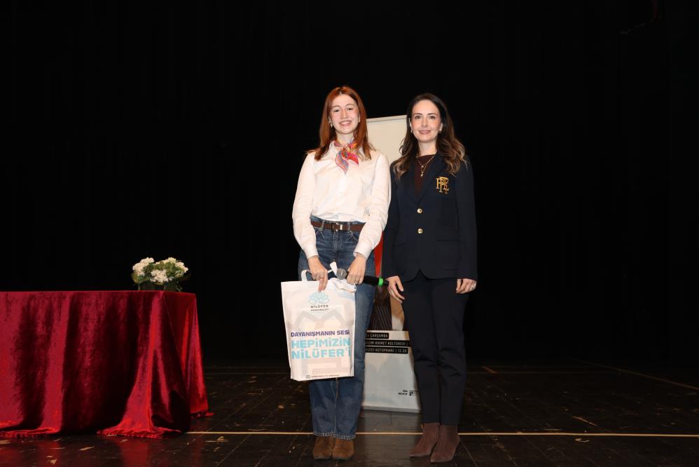 Bursa'da Öğrenciler Yazar Melis Sena Yılmaz Ile Buluştu! (1)