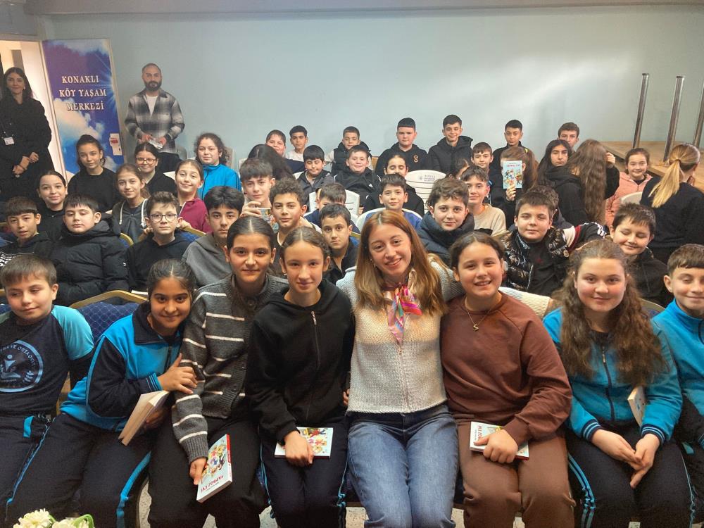 Bursa'da Öğrenciler Yazar Melis Sena Yılmaz Ile Buluştu! (2)