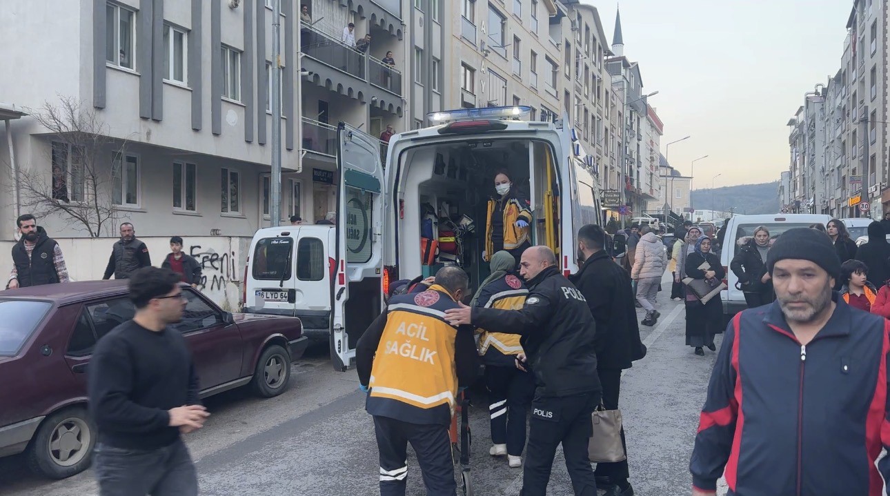 Bursa’da Otomobilin Çarptığı Yaya Yaralandı (2)