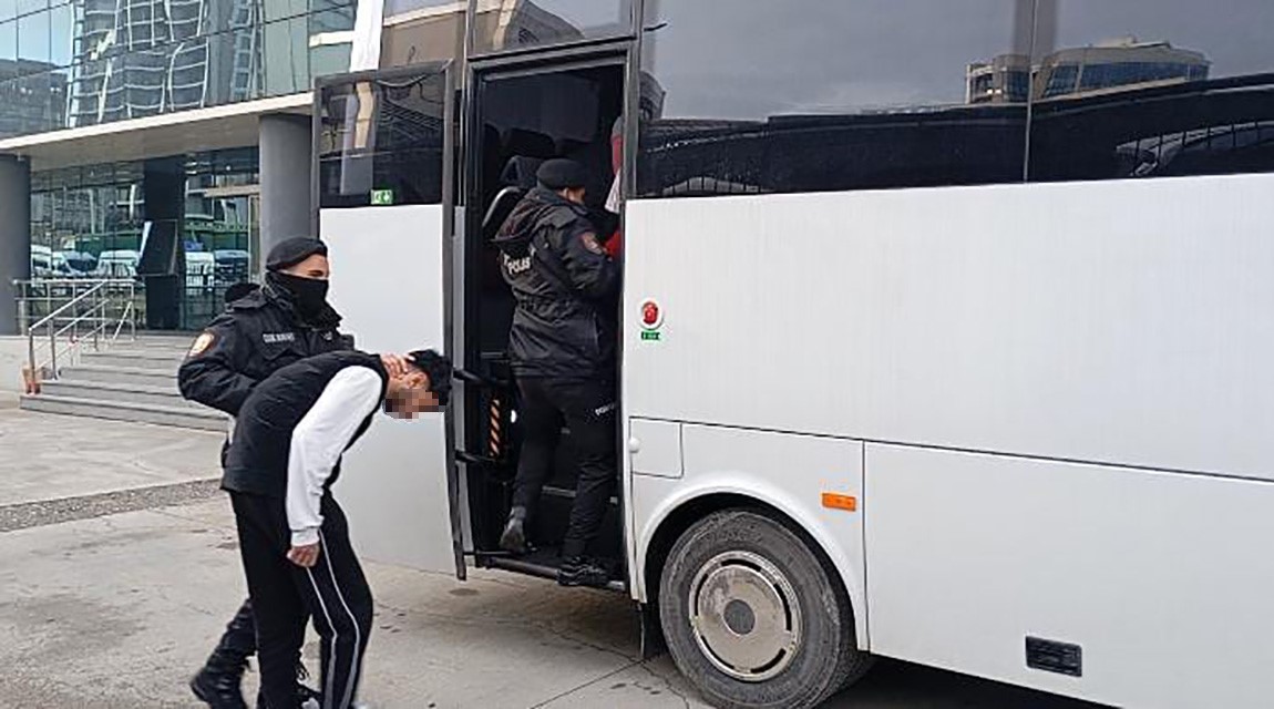 Bursa'da Özel Harekat Destekli Operasyon! 3 Gözaltı (1)