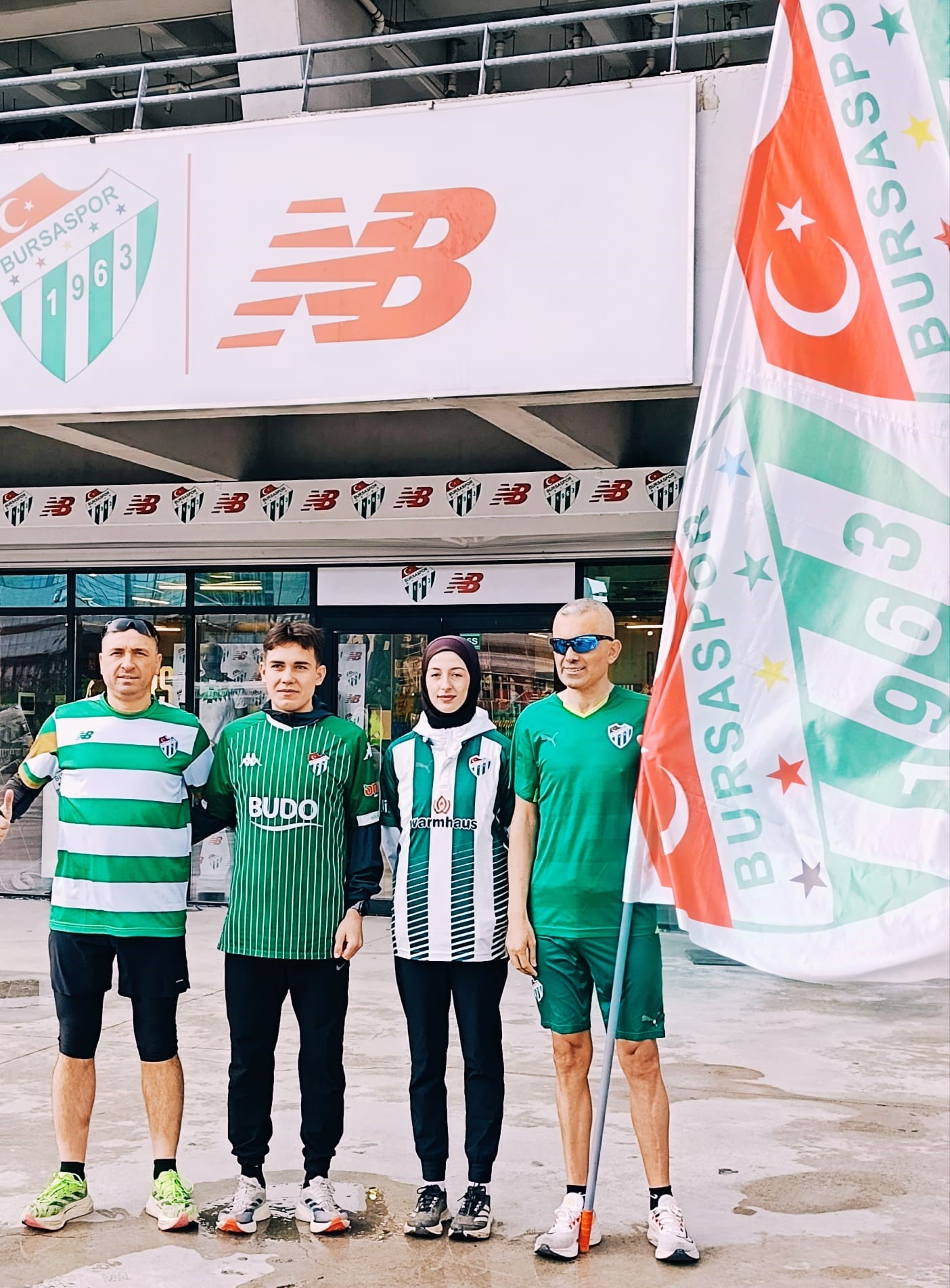 Bursa'da Sevgililer Günü'nde Şampiyonluk Sloganıyla Koşu Düzenlendi (2)