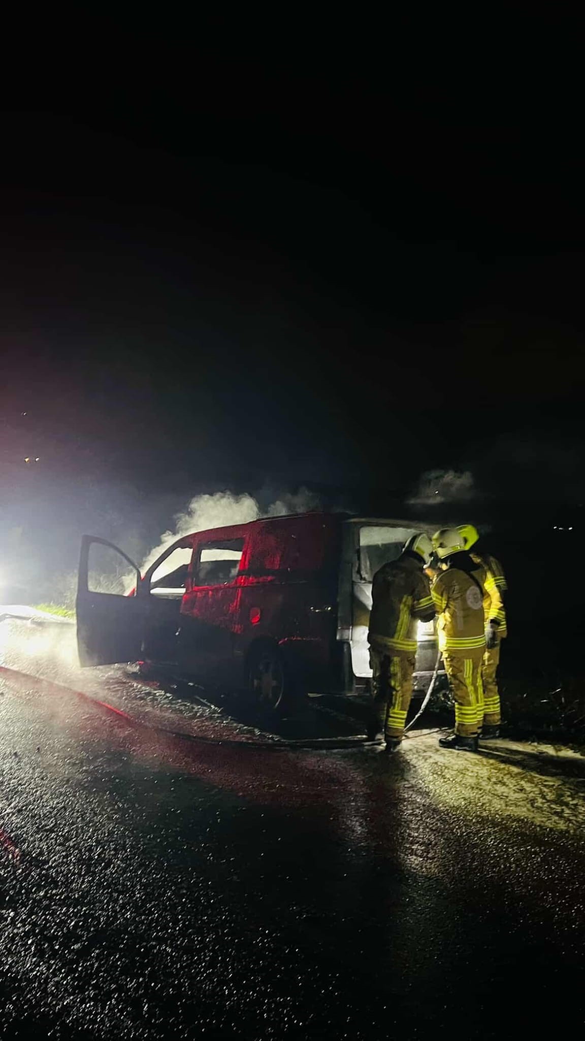 Bursa’da Seyir Halindeki Araç Alevlere Teslim Oldu (2)