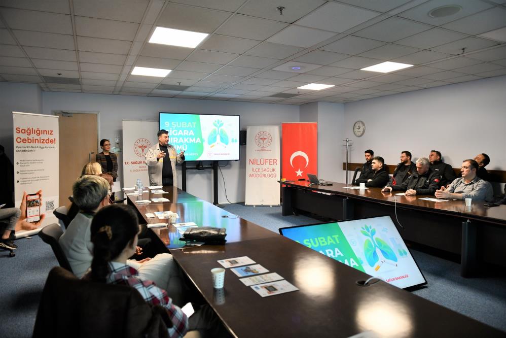 Bursa'da Sigarayı Bırakan 25 Çalışana Sertifikaları Verildi! (2)