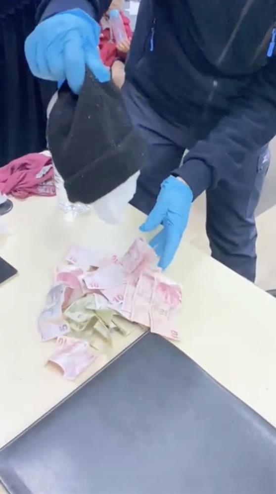 Bursa'da Şok Eden Olay! Bakın Dilenciler Paraları Nereye Saklamış (1)