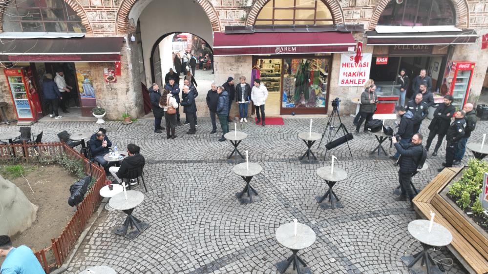 Bursa'da Yeni Dönem! Tarihi Hanlarda Avlular Boşaltılıyor (1)