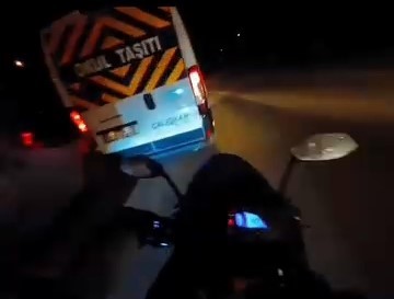 Bursa'da Zincirleme Kazaya Çarpmaktan Son Anda Kurtuldu! (2)