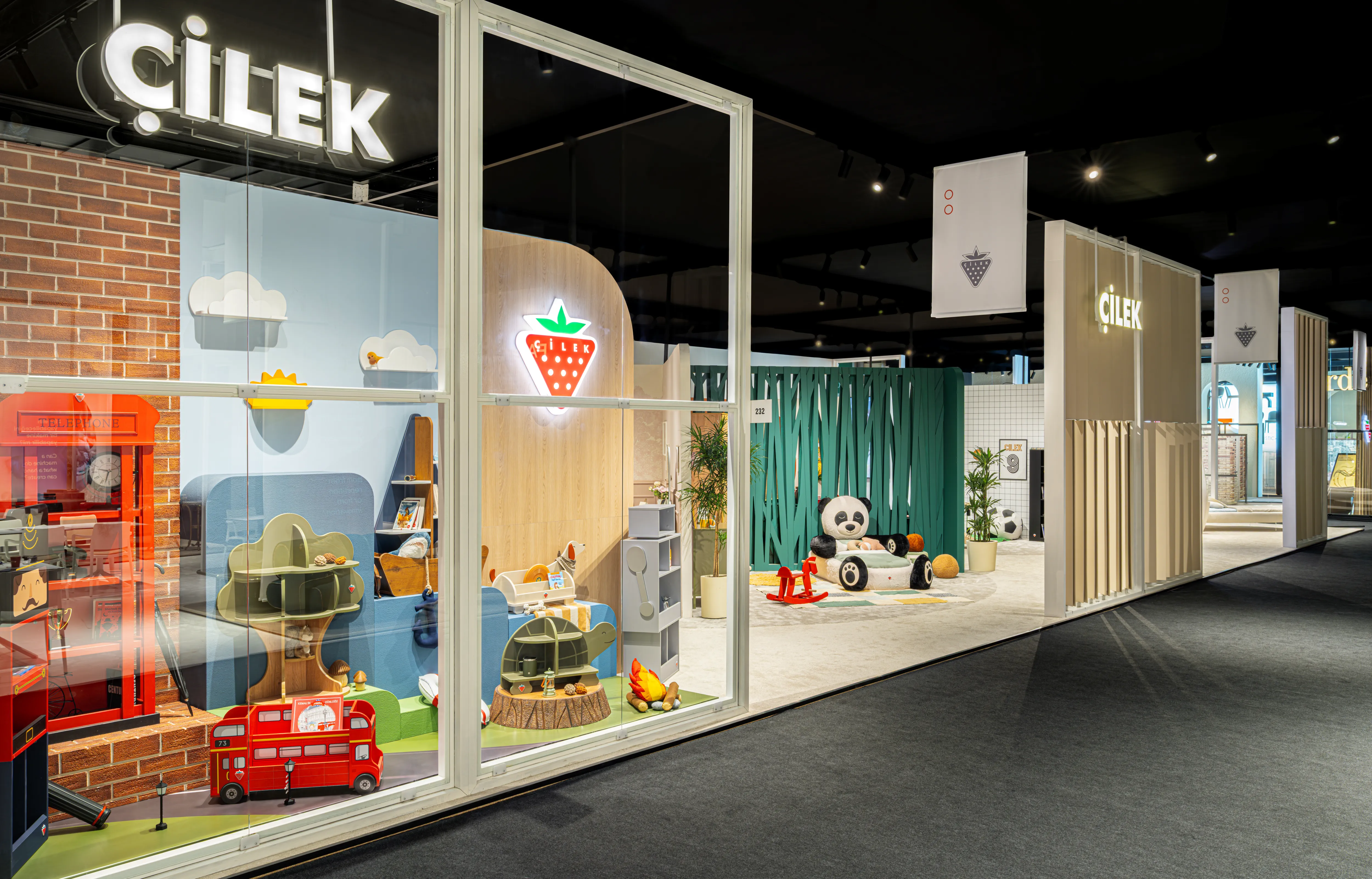 Çilek’in Tasarımları Uluslararası Fuarların Odak Noktası Oldu (4)