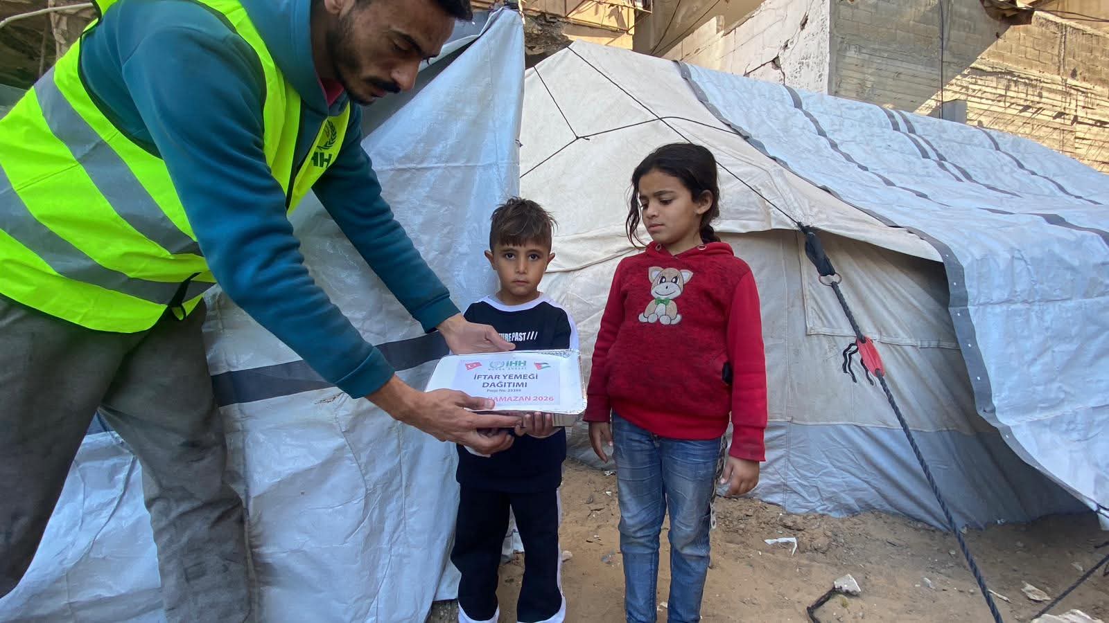 Demir; Kardeşlerimizi Yalnız Bırakmamamız Gerekiyor (1)