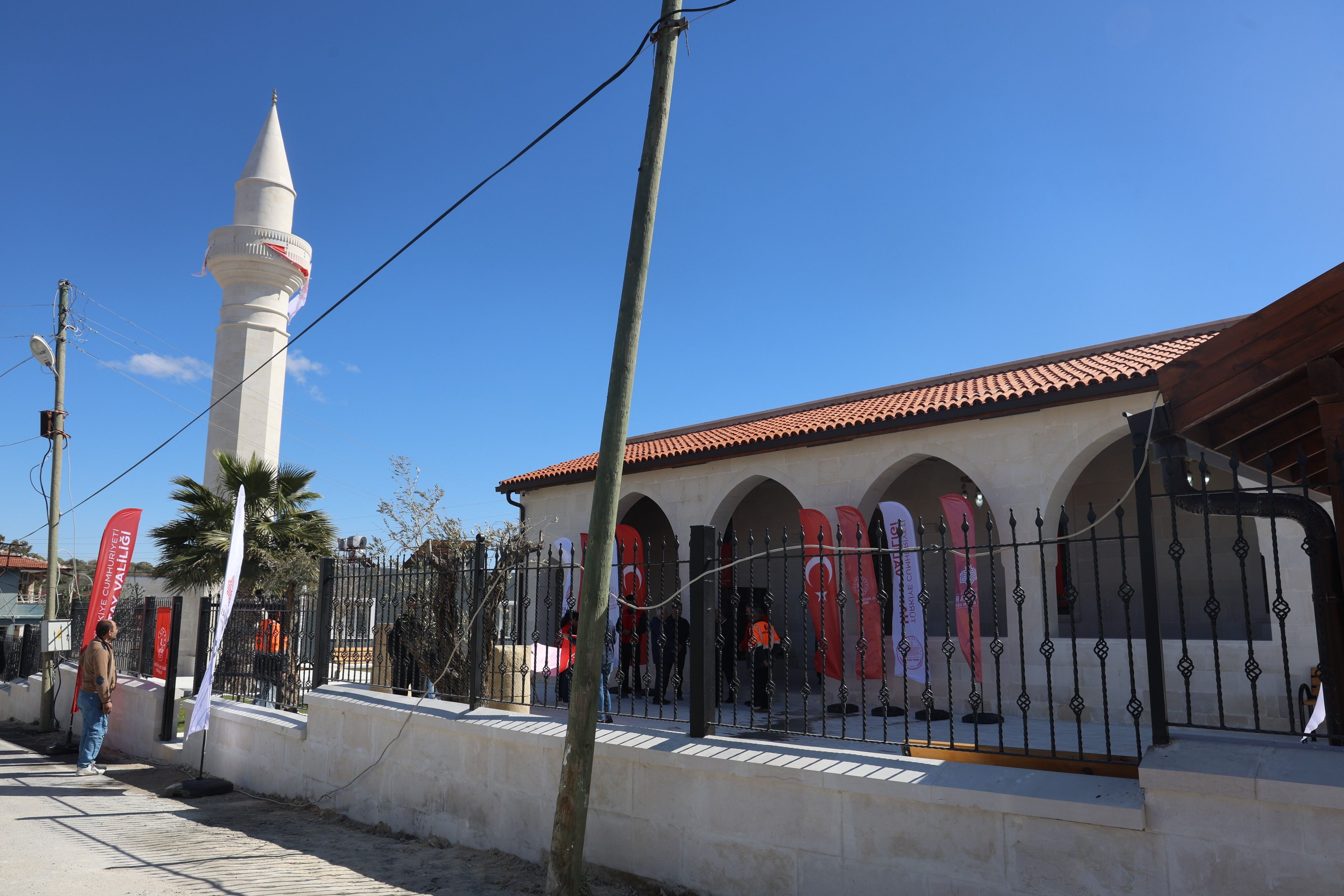 Depremin Ardından Inşa Edilen 120. Cami Ibadete Açıldı (2)