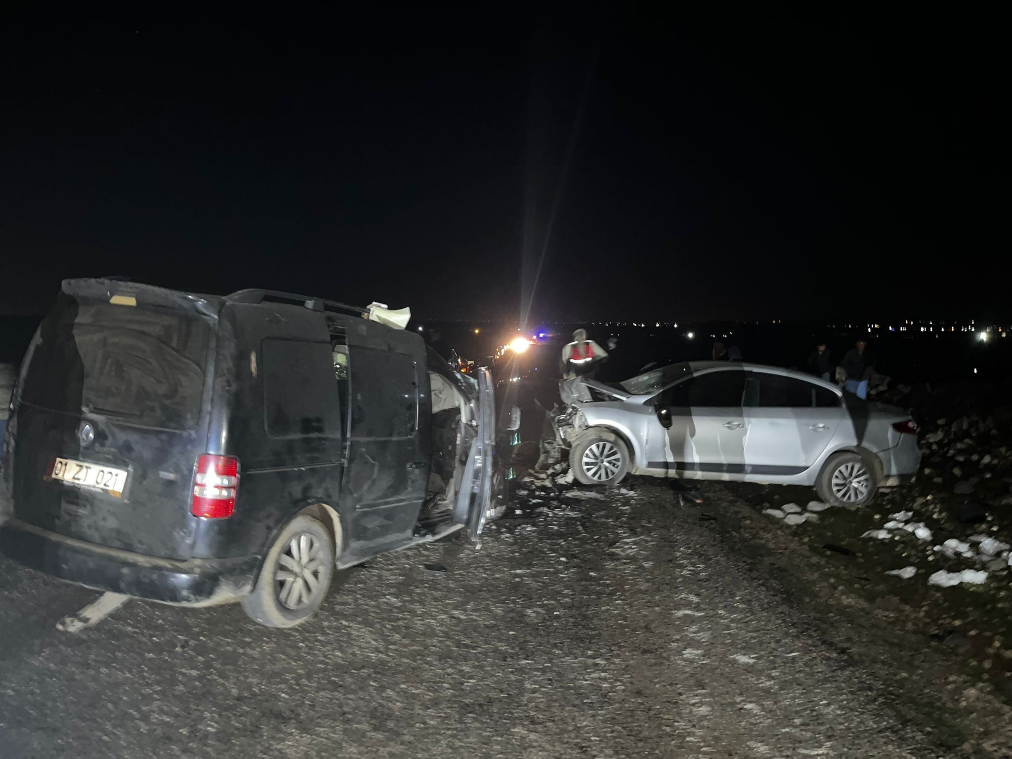 Diyarbakır'da Iki Otomobilin Çarpıştığı Kazada Ölü Sayısı 5'E Yükseldi (2)