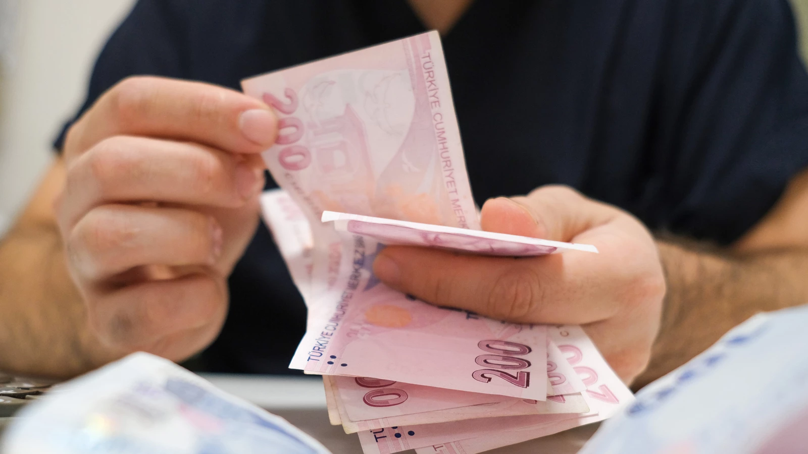 Emekli Bayram İkramiyesinde Yeni Artış Sinyali Mi Var Masadaki Rakamlar Dikkat Çekiyor (1)