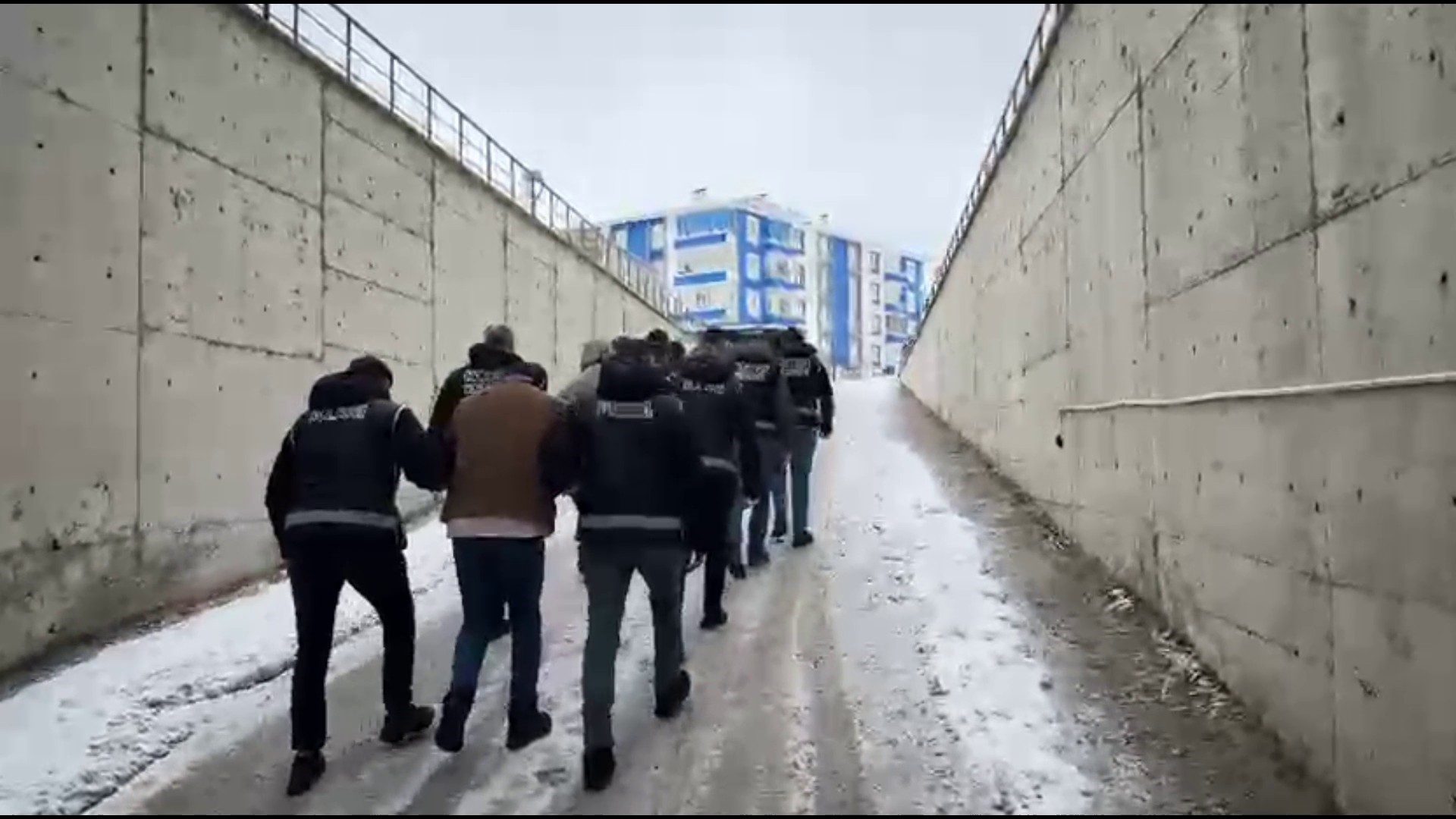Erzurum’da Tefecilik Suçuna Yönelik Operasyonda Gözaltına Alınan 6 Şüpheli, Çıkarıldıkları Mahkemece Tutuklanarak Cezaevine Gönderildi (2)