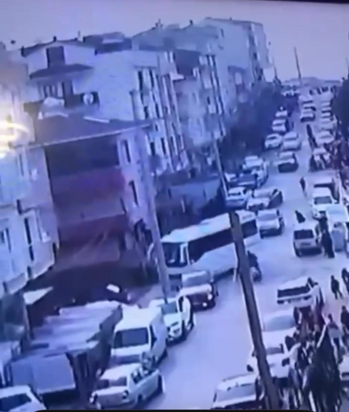 Habersiz Değiştiği Iddia Edilen Servisini Ararken, 1. Sınıf Öğrencisi Ela Hayattan Koptu (1)