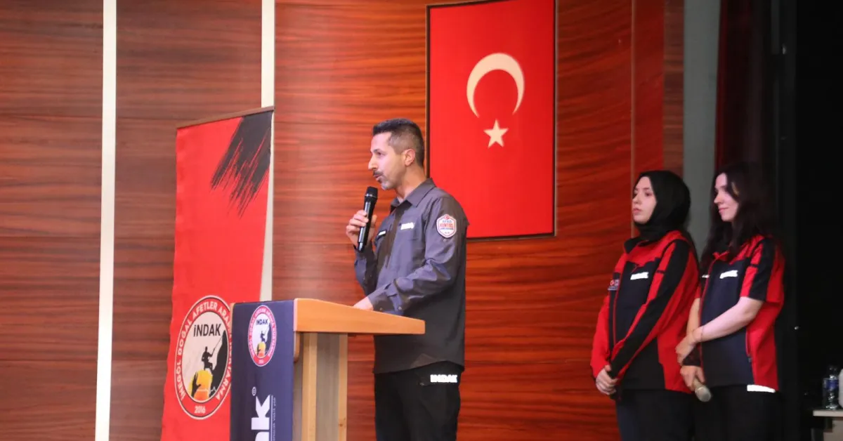 İndak 10 Yılda Enkazda Umut, Sahada Dayanışma Oldu (3)