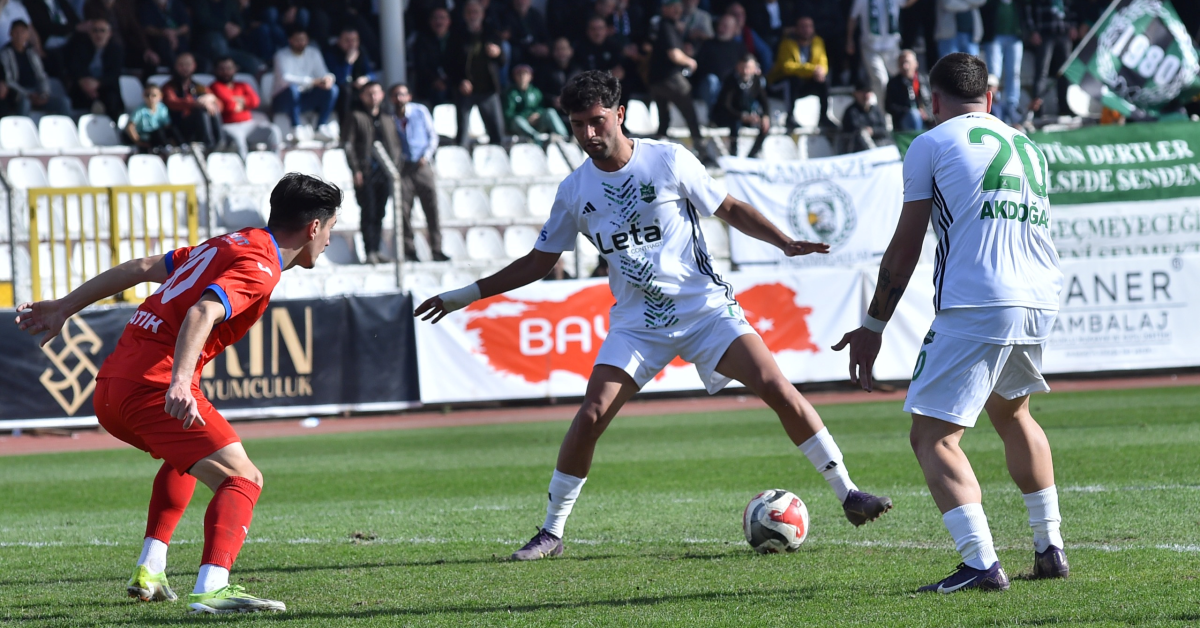 İnegöl Kafkasspor Silivrispor İlk Yarı Bitti (1)