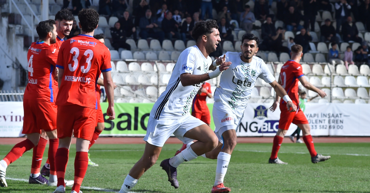 İnegöl Kafkasspor Silivrispor İlk Yarı Bitti (2)