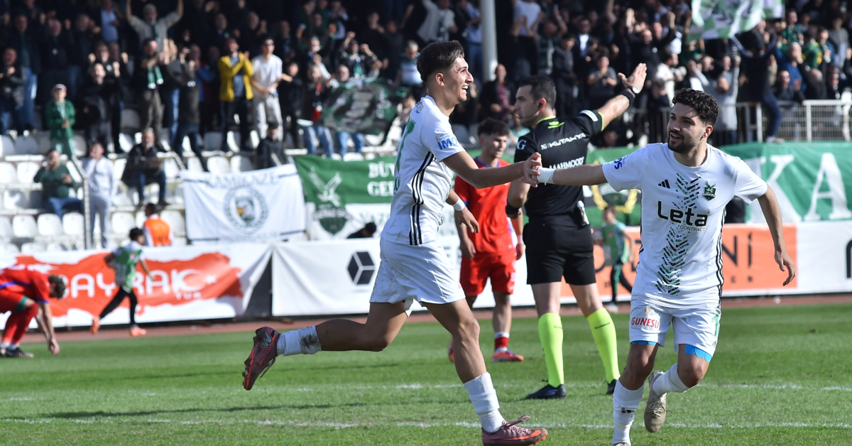 İnegöl Kafkasspor Silivrispor İlk Yarı Bitti (7)