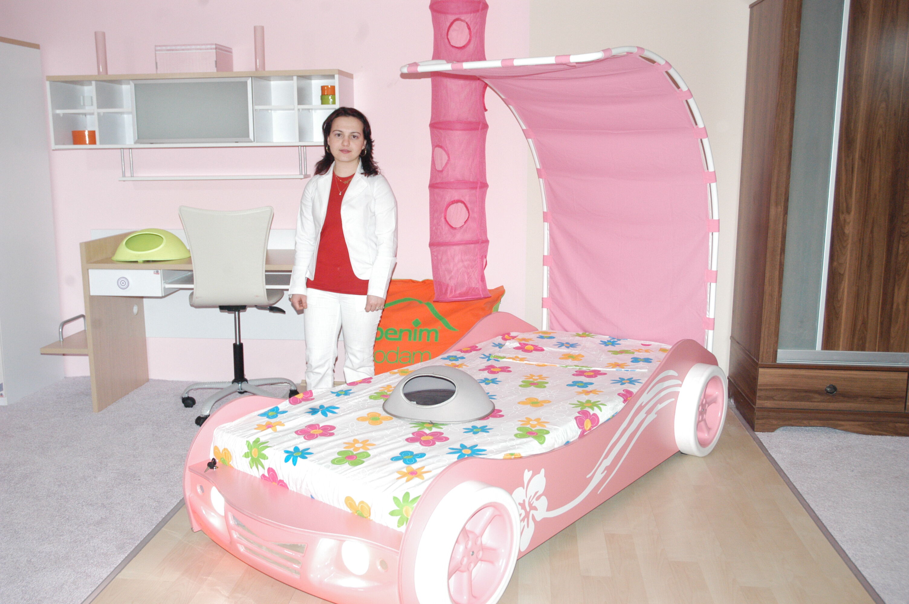 İnegöl Mobilya Fuarında Arabalı Çocuk Odaları Arşiv 2008 Gençgazete (3)