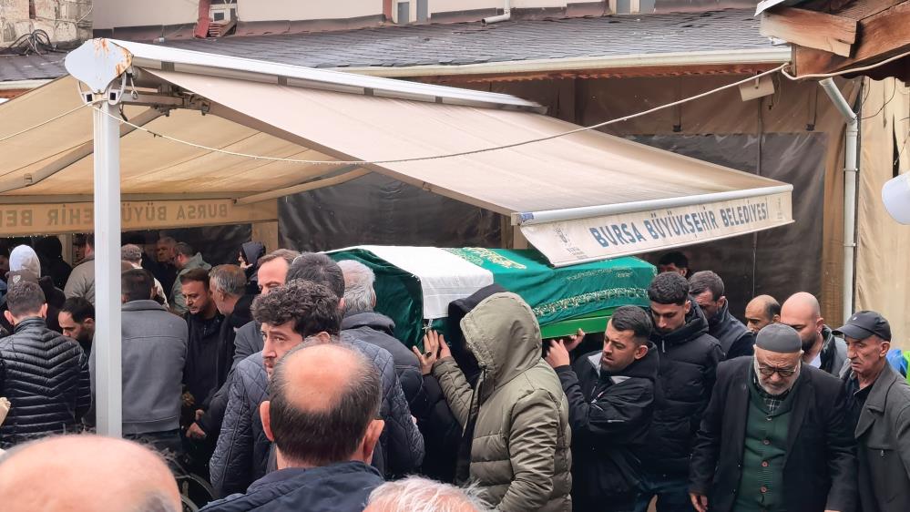 İnegöl'de Damadı Tarafından Öldürülen Kayınpeder Son Yolculuğuna Uğurlandı! (2)