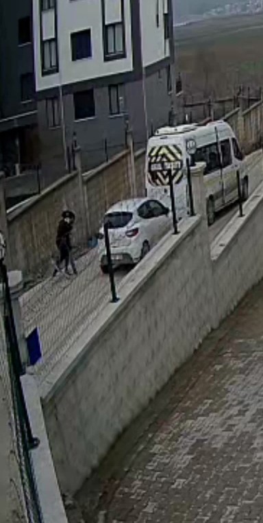 İnegöl'de Kaza Yapan Sürücülerin Kavgası Kameralarda! (1)