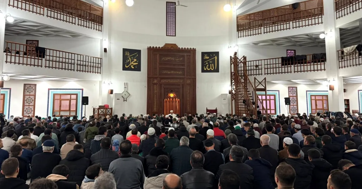 İnegöl'de Ramazan Coşkusu İlk Teravihle Başladı (1)