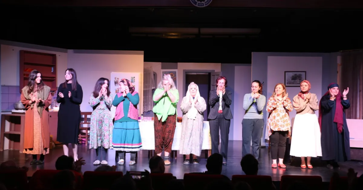 İnegöl’de Sahneye Taşınan Oyun İlgi Gördü (4)