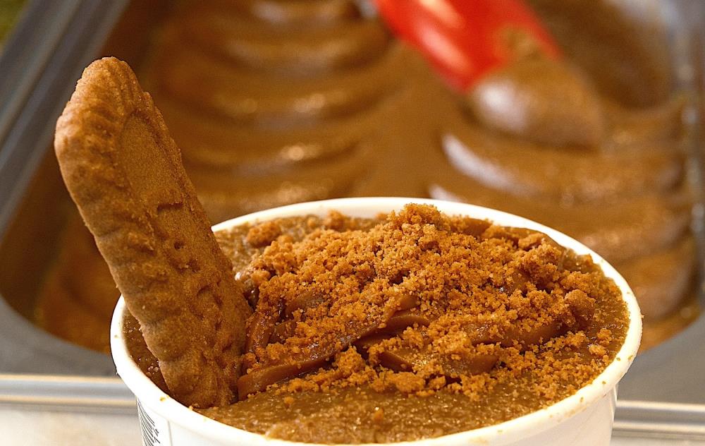 İnegöl'de Yüzlerce Yıllık Tatlıyı Dondurmayla Buluşturdu! (4)