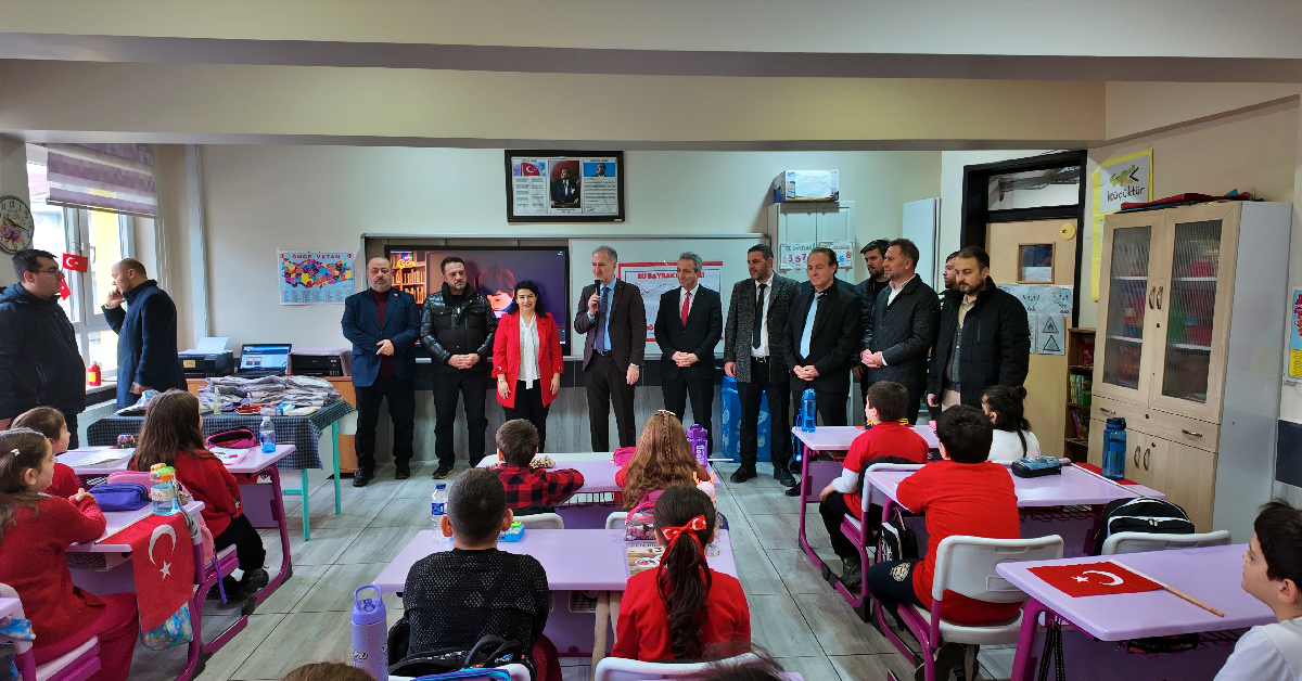 İnegölspor'dan Öğrencilere Binlerce Forma Ve Eşofman Desteği (9)