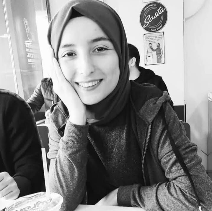 Kazada Yaralanan Genç Öğretmen Hastanede Hayat Mücadelesini Kaybetti (2)