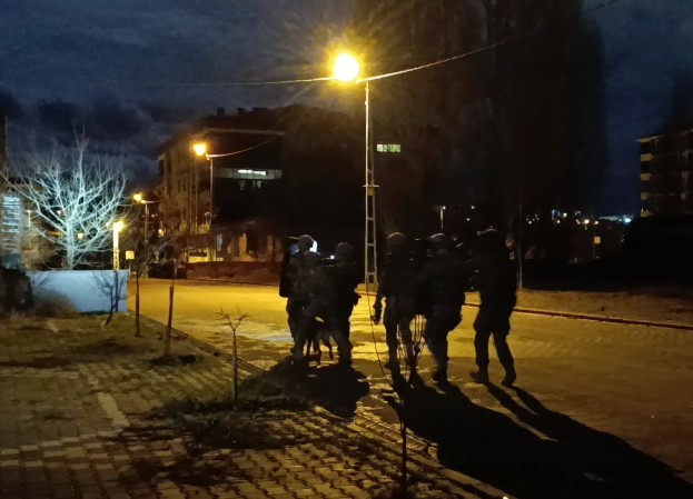 Kırşehir'de Deaş Operasyonu! 12 Tutuklama (1)