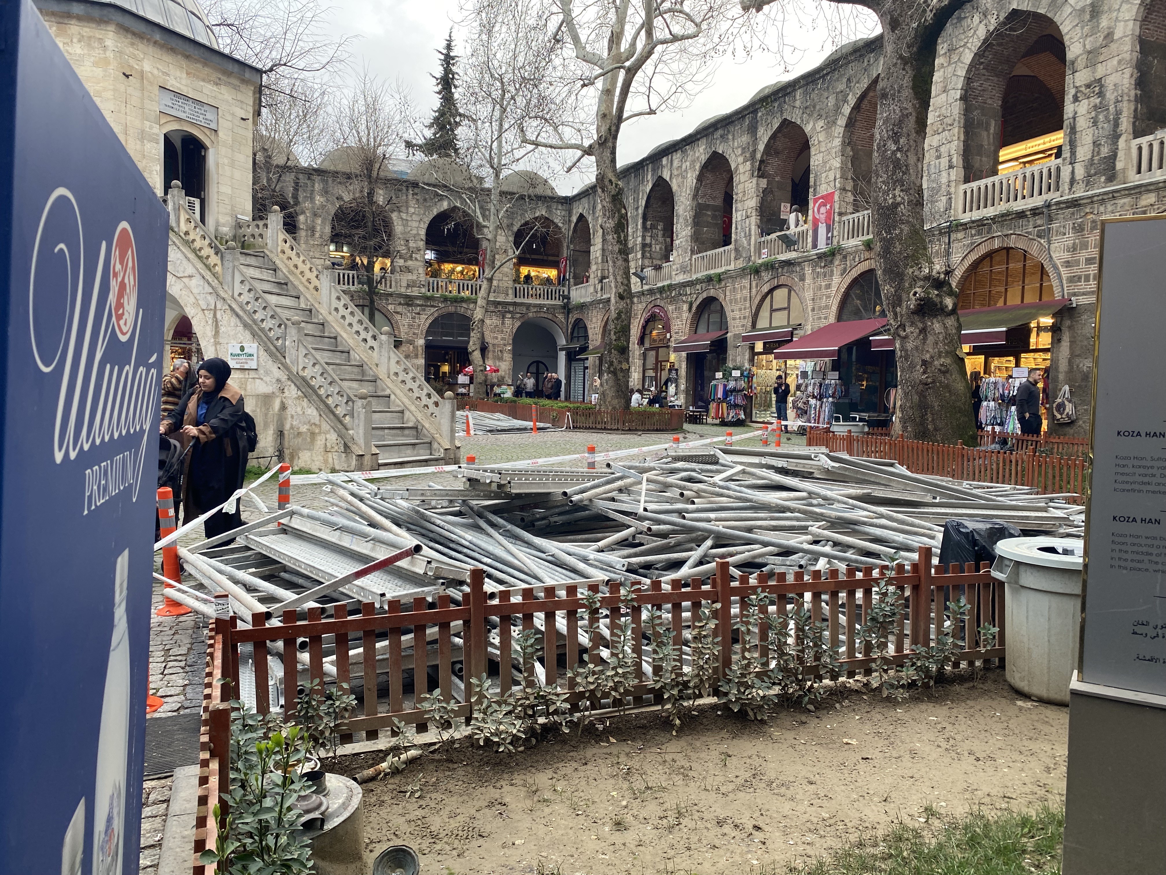 Koza Han'da Kafelerin Tahliye Kararına Yargı Freni (3)