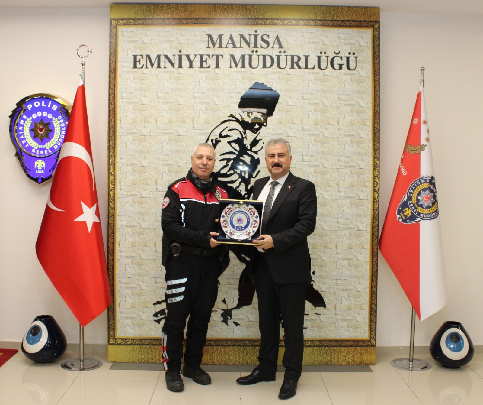 Manisa'nın Ikiz Polisleri Emekliye Ayrıldı (3)