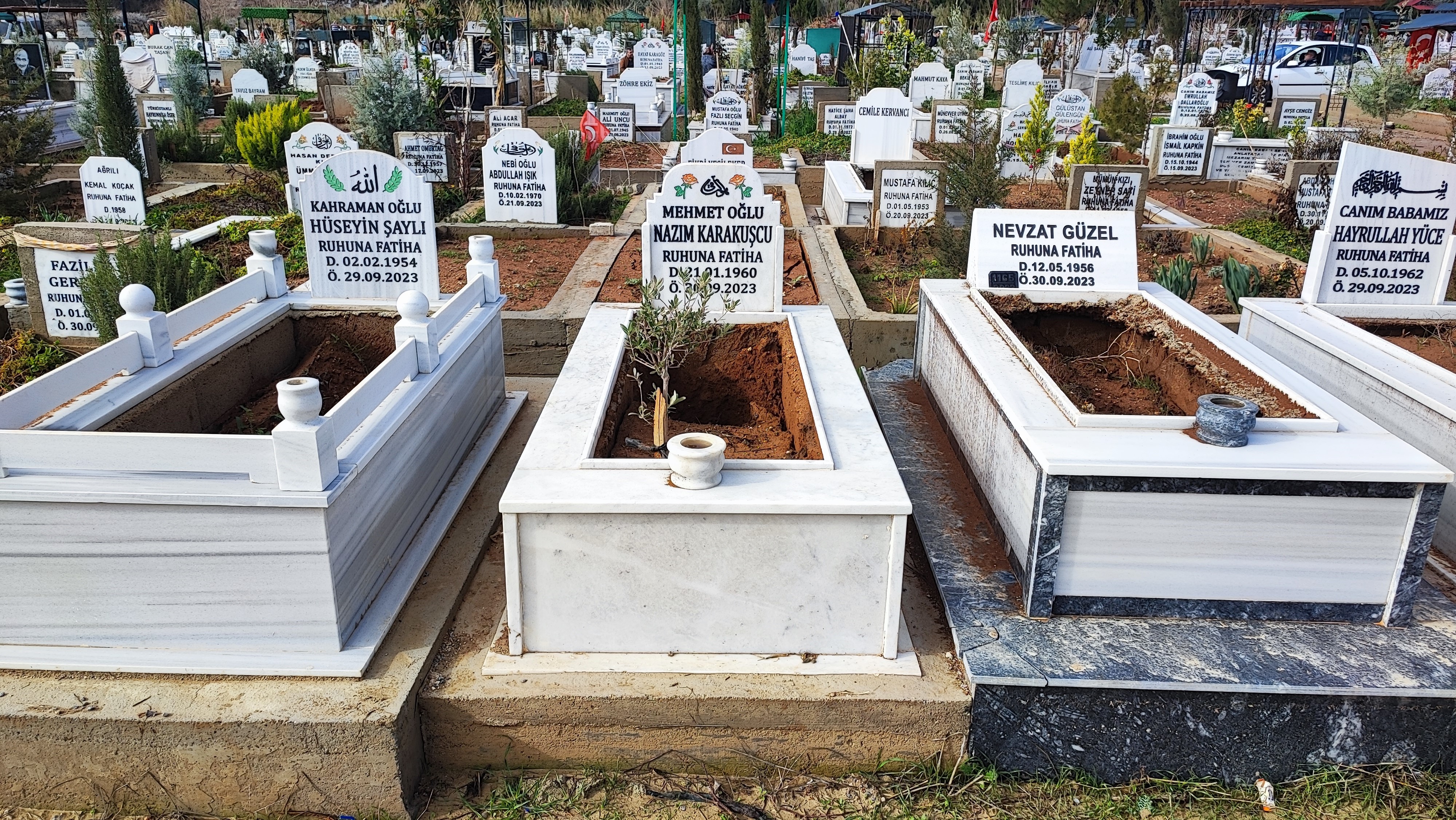 Mezarlar Selde Çöktü Aileler Isyan Etti (2)