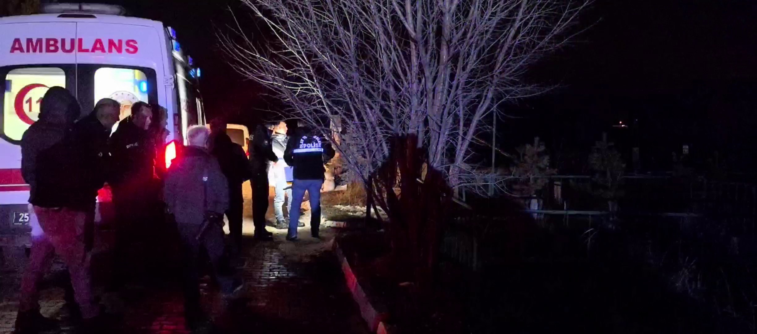 Mezarlıkta Çöp Poşeti Içinde Cenin Bulundu (2)