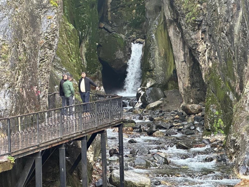 Saitabat Şelalesi Uludağ'ın Karlarıyla Yeniden Coştu! (3)