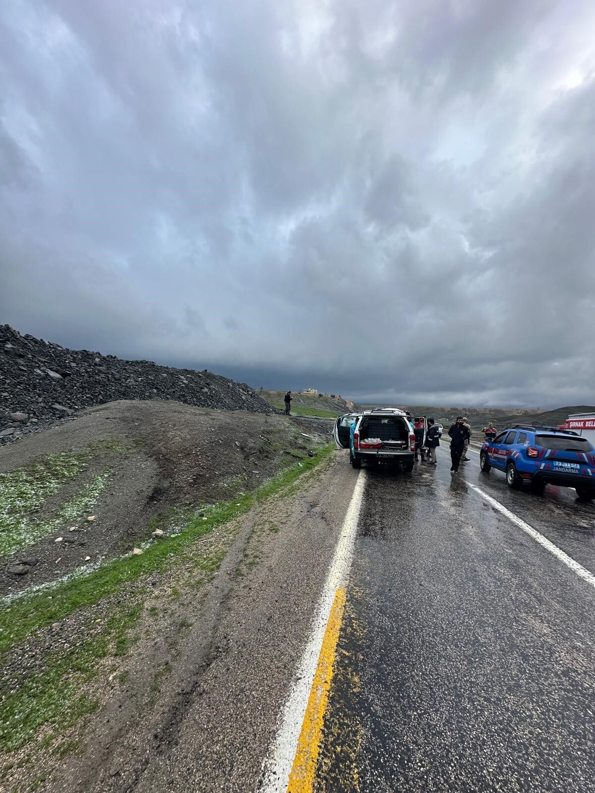 Şırnak'ta Işçileri Taşıyan Servis Kaza Yaptı! 9 Yaralı (3)