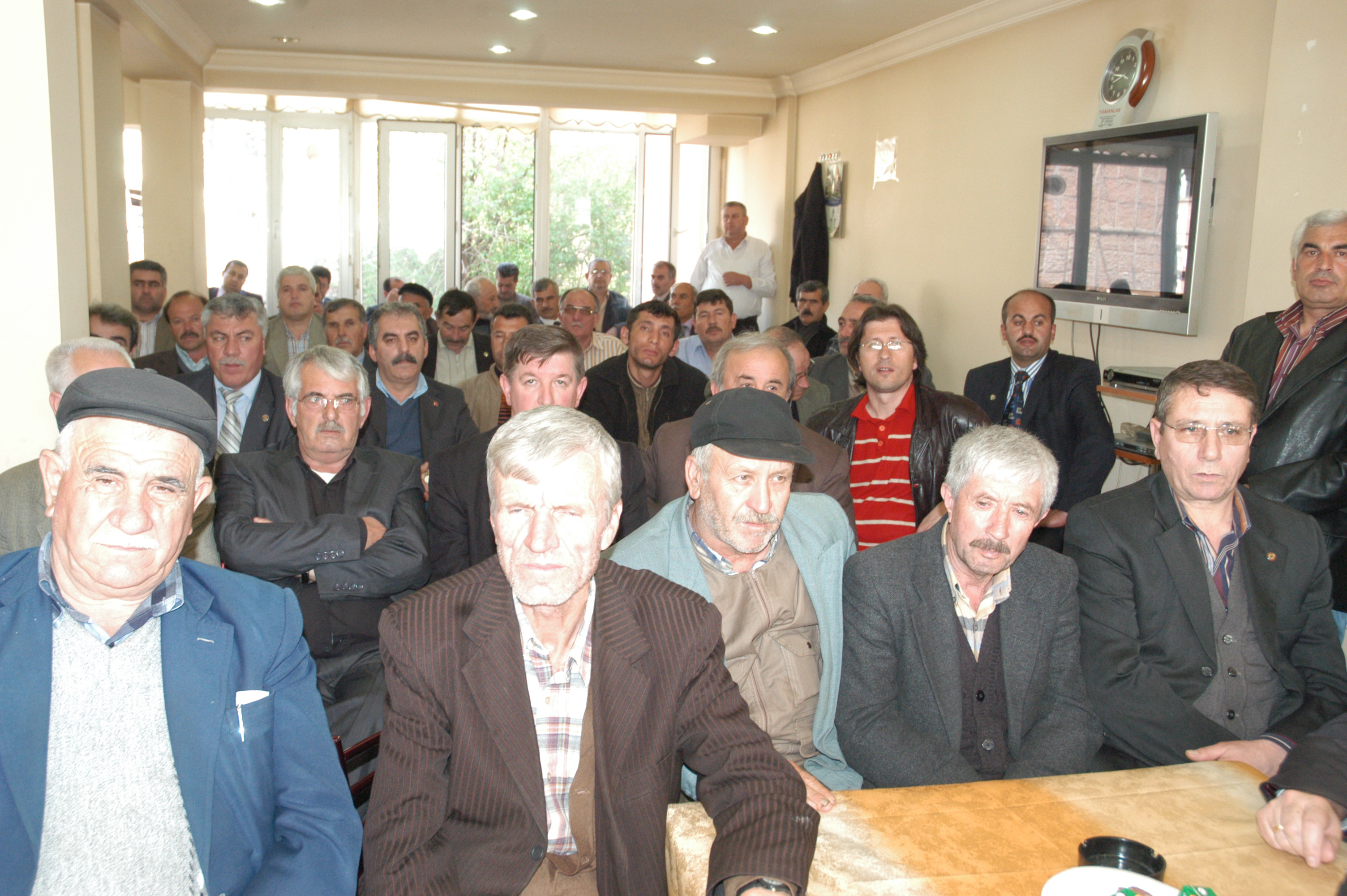 Süleyman Soylu İnegöl’de Çiftçilerle Arşivden 2008 Gençgazete (4)