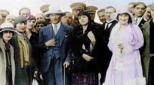 Türk Medeni Kanunu Kabul Edildi