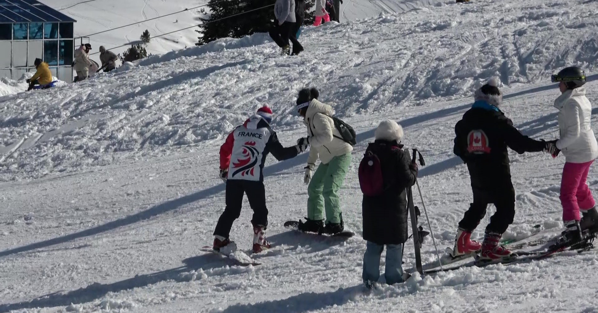 Uludağ'da Güneşli Hafta Sonu Zirve Tatilcilerle Doldu (3)