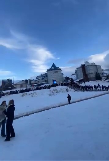 Uludağ'daki Teleferik Kuyruğu Şaşırttı!