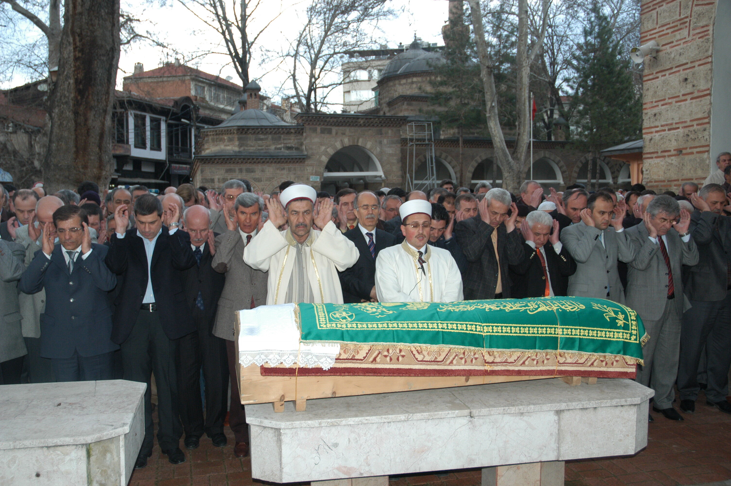 Vefat Edenler Cenaze Bilgileri Ölüm Haberleri Mezarlık Kabir Bilgileri Gencgazete (142) 21 Şubat 2026 Cumartesi