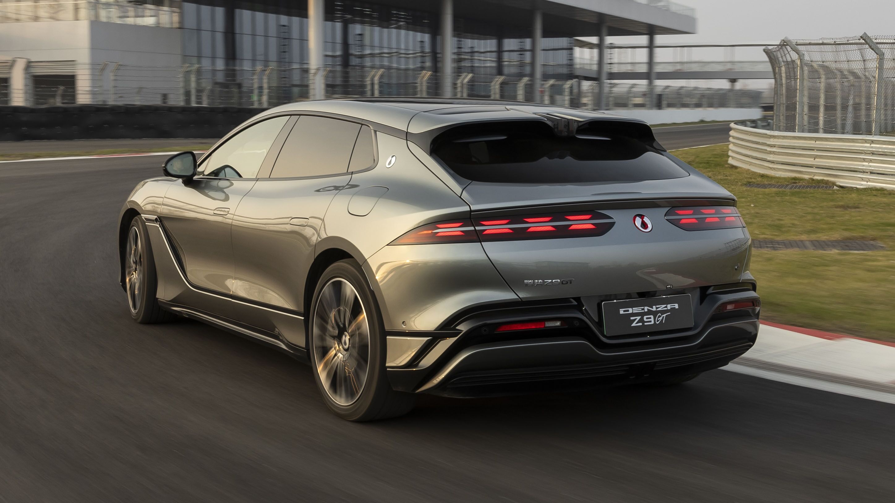 1.036 Km Menzil İddiası Gerçek Mi, Byd’nin Yeni Elektrikli Canavarı Denza Z9 Gt Rakiplerini Geride Mi Bıraktı (2)