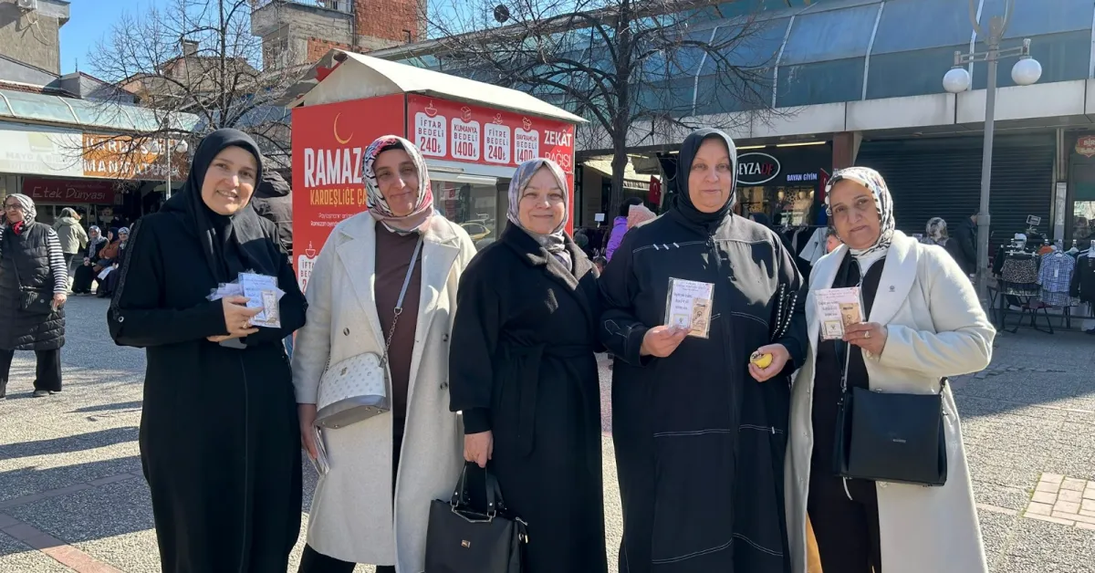 Ak Parti İnegöl Kadın Kolları 8 Mart'ta Kadınların Yanında Oldu (2)