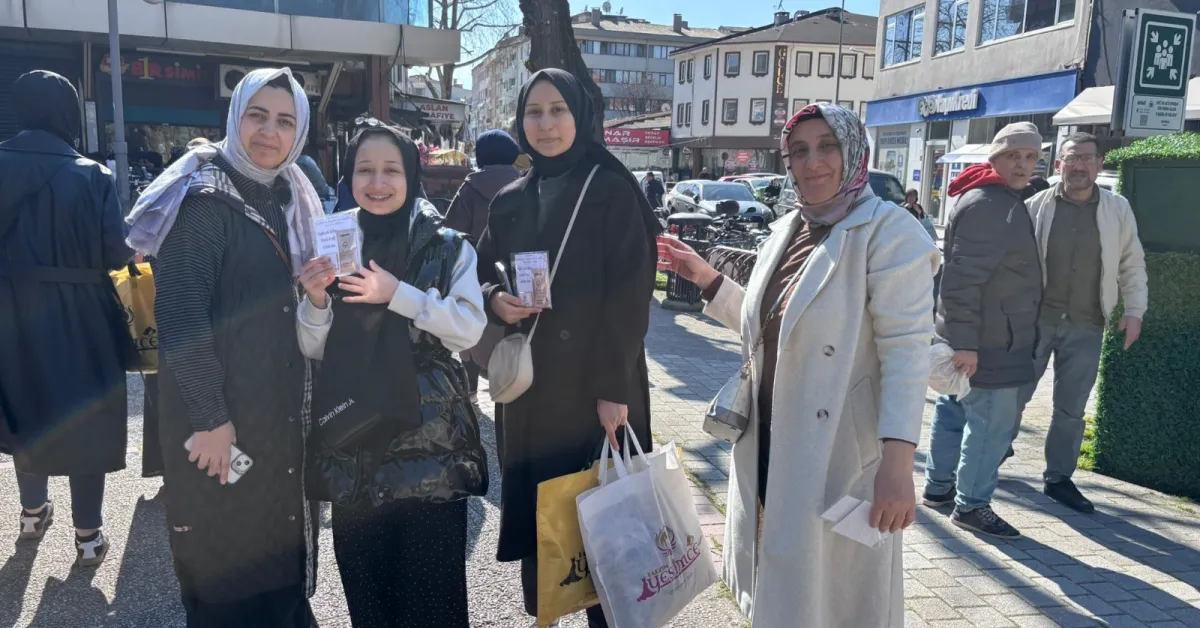 Ak Parti İnegöl Kadın Kolları 8 Mart'ta Kadınların Yanında Oldu (4)