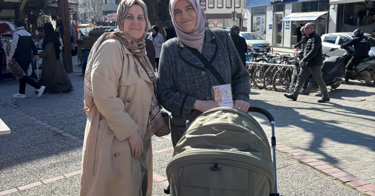 Ak Parti İnegöl Kadın Kolları 8 Mart'ta Kadınların Yanında Oldu (6)