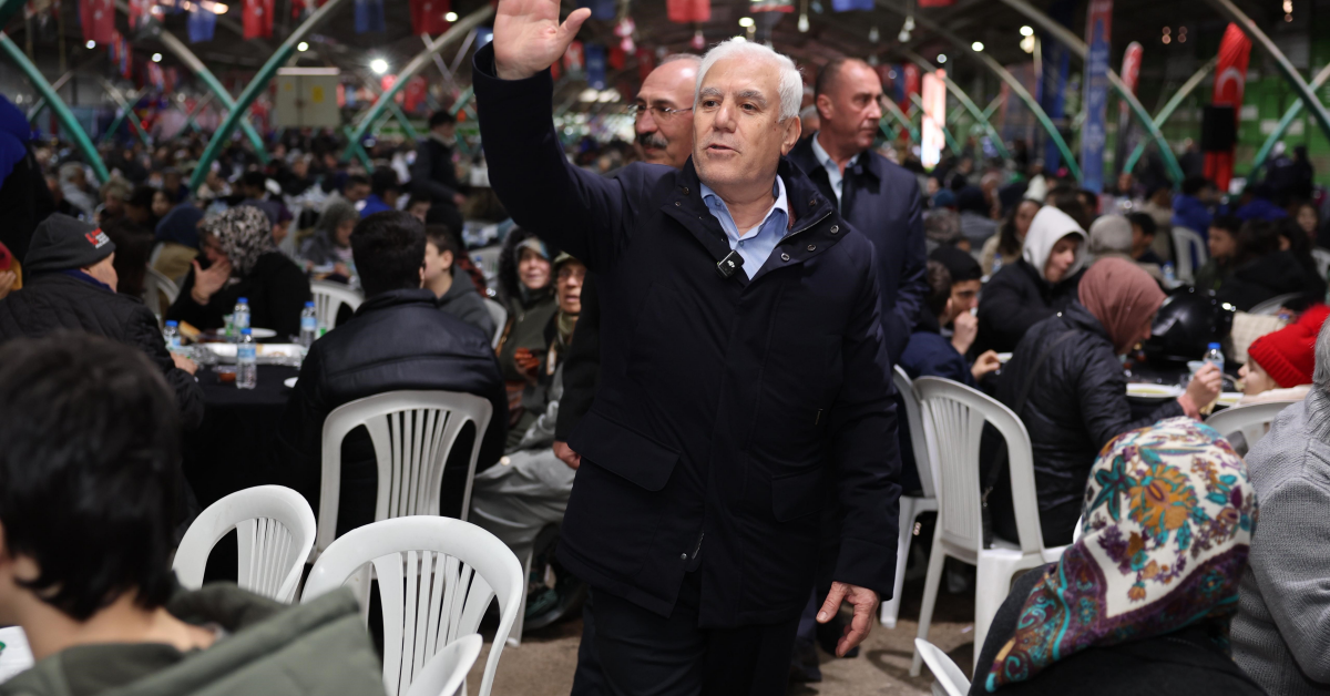 Başkan Bozbey İznik’te Vatandaşlarla Iftarda Buluştu (3)