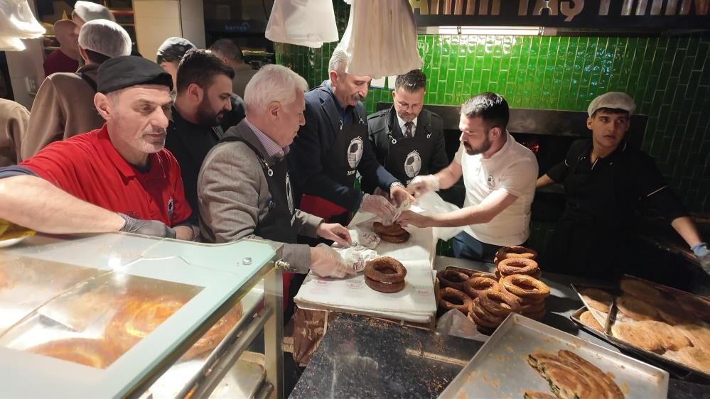 Başkan Bozbey Sahurda Vatandaşlarla Buluştu! (4)