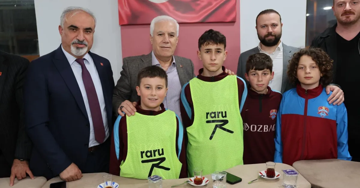 Başkan Bozbey’den İnegöl Karadeniz Güvenspor’a Saha Yenileme Sözü (4)