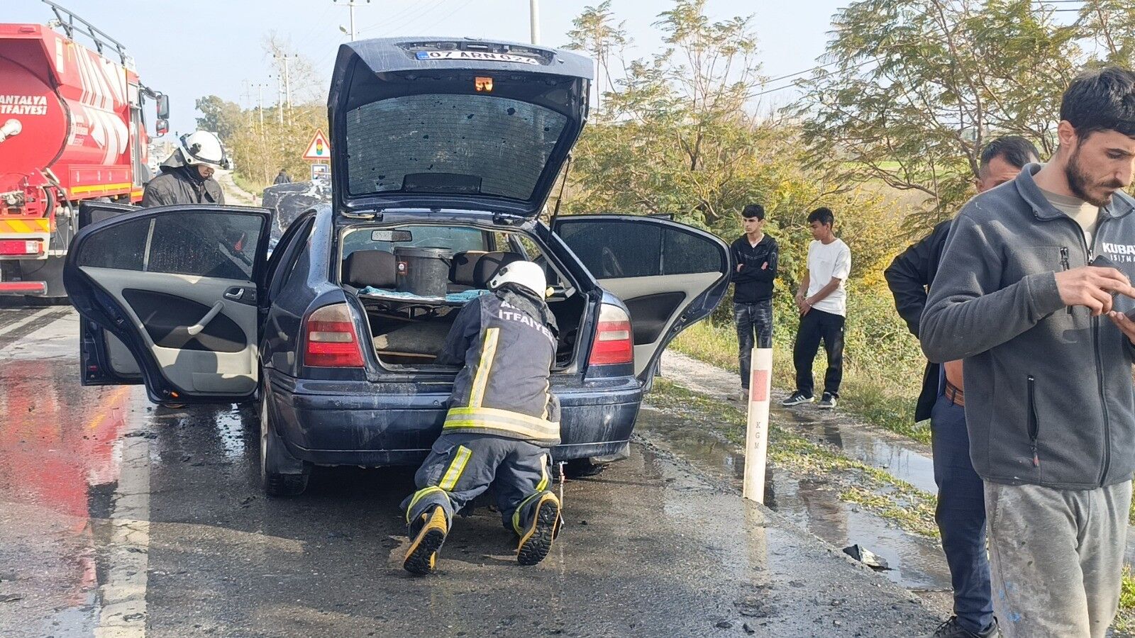 Bir Hafta Önce Satın Aldığı Araç Alev Alev Yandı (2)